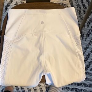 White lululemon Get your Peek On Crop leggings